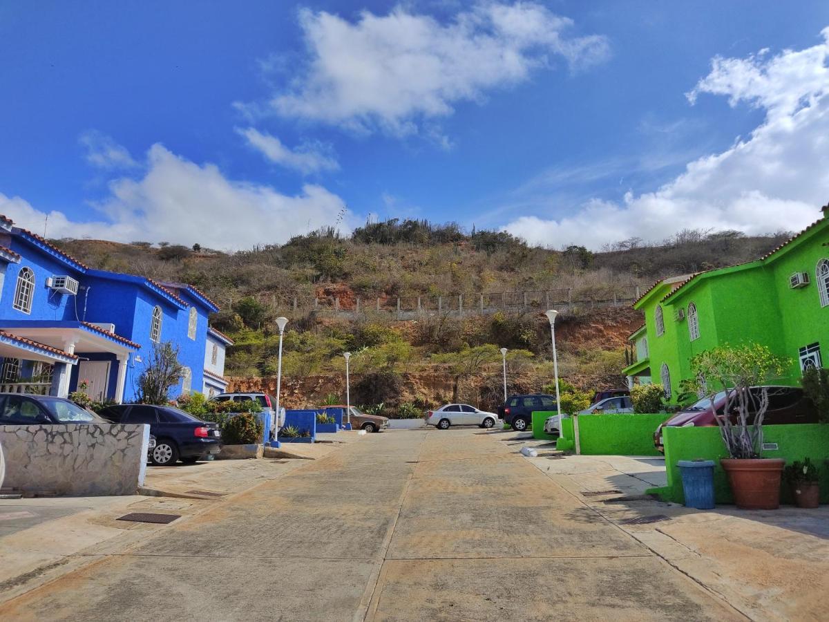Bella Suite Frente Al Aeropuerto Catia La Mar Exterior foto
